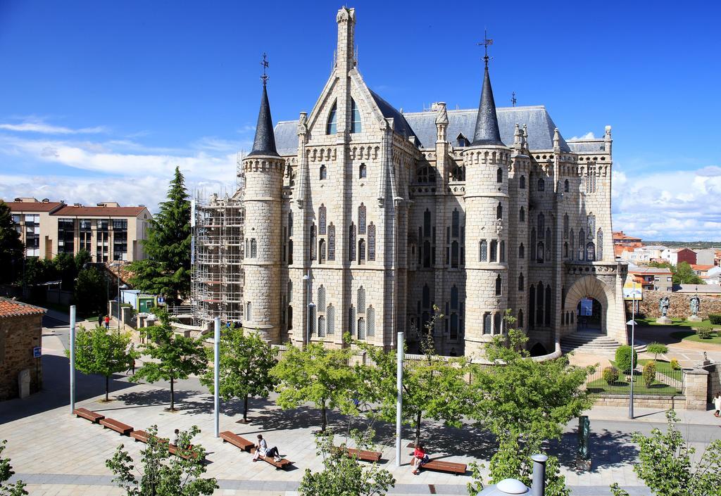 Hotel Gaudi Astorga Bagian luar foto